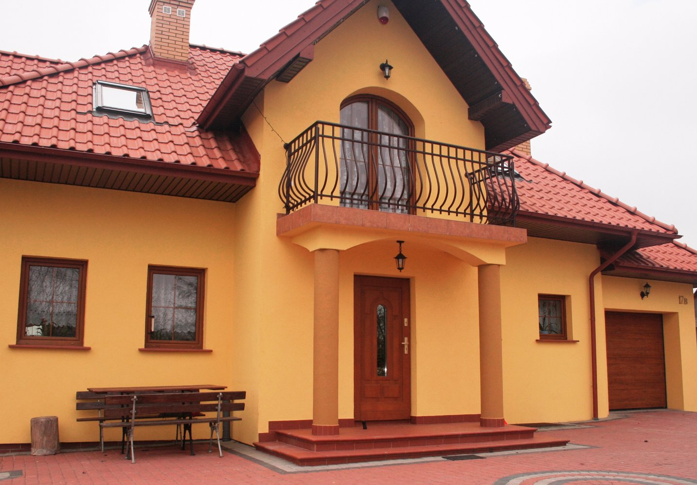 Podwójnie zabezpieczone – przewodnik po drzwiach zewnętrznych