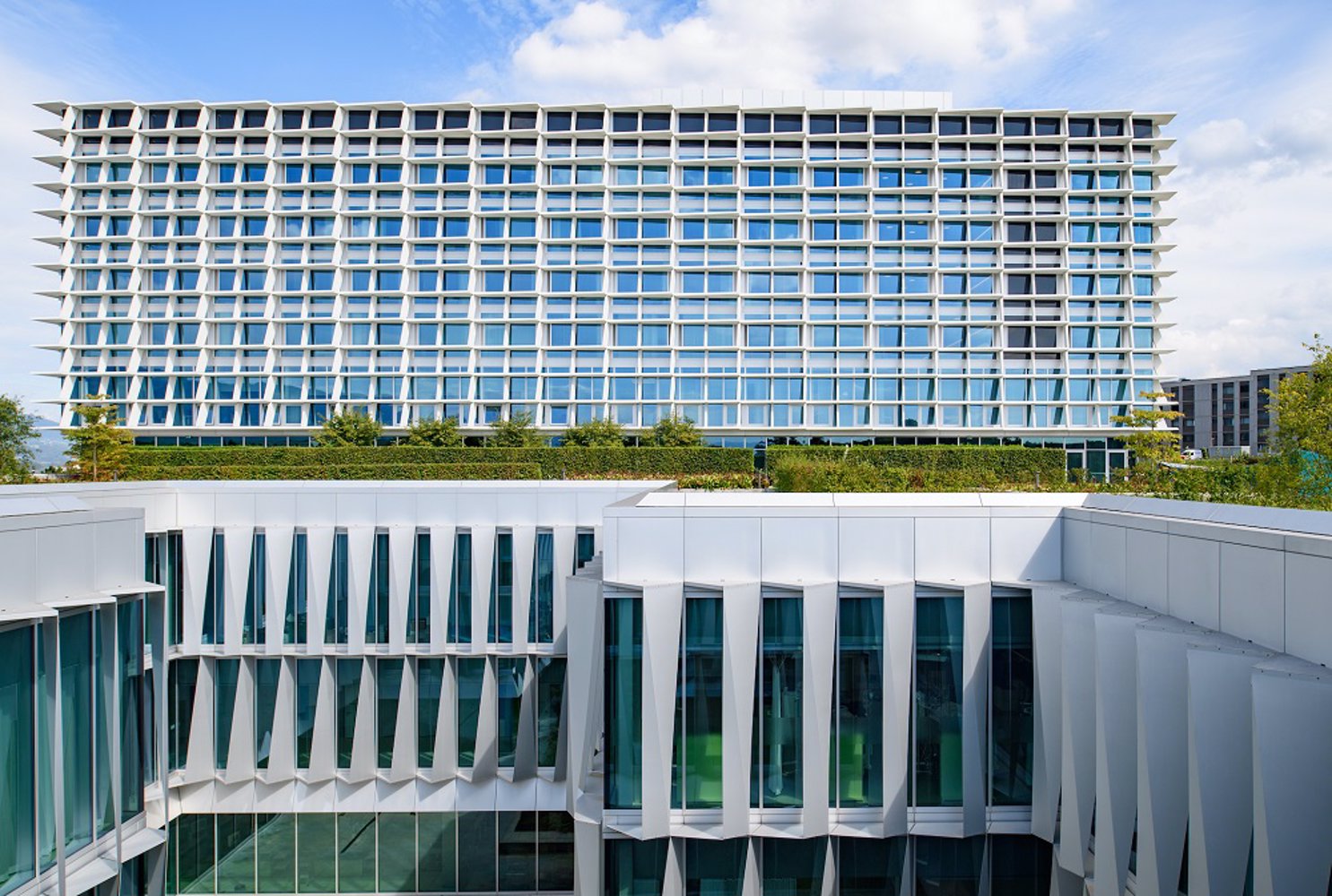 Szpital w Solothurn z przystosowanymi dla użytkowników aplikacjami szklanymi od Glas Trösch