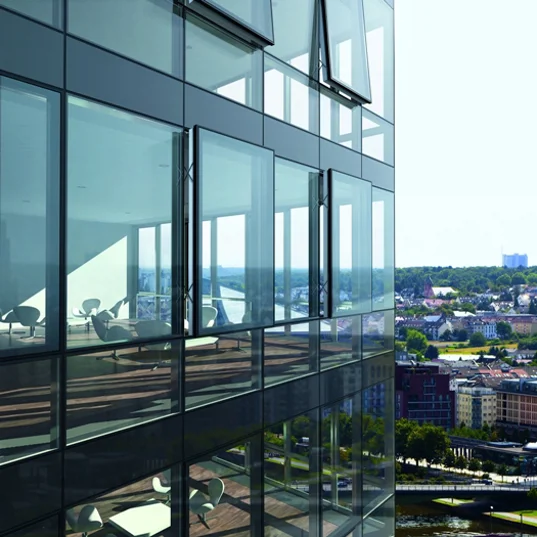 Efektywny atrybut szklanej architektury – fasady Schüco FW 50+/60+ SG.SI