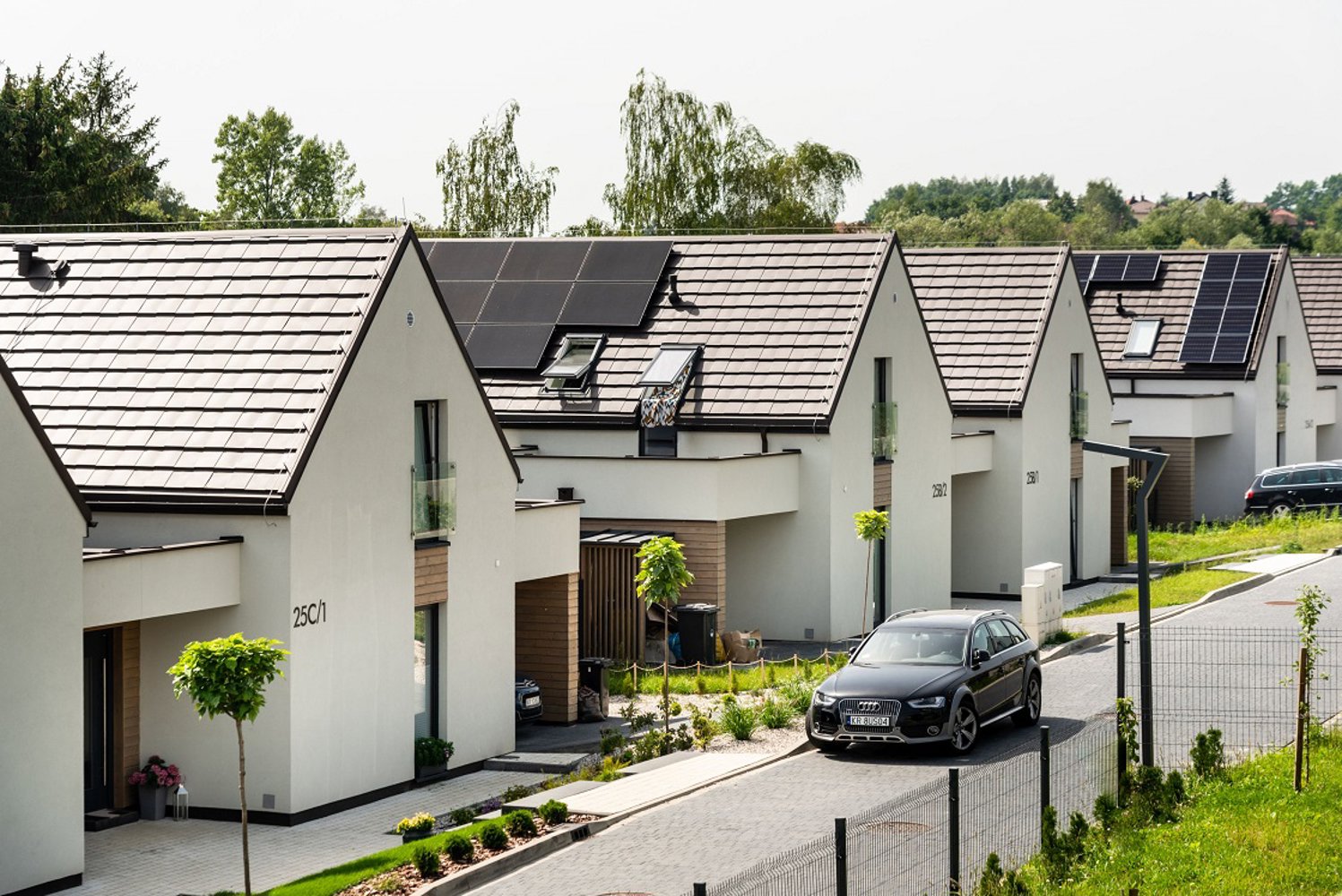 Okna OknoPlus wykorzystane w projekcie nowoczesnego osiedla domów energooszczędnych od HausWerk