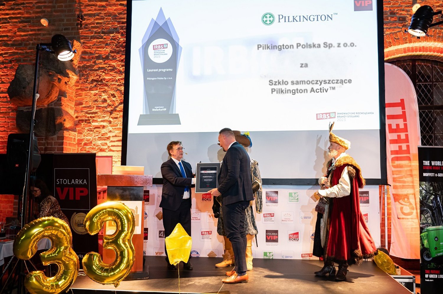 Szkło samoczyszczące Pilkington Activ™ z nagrodą IRBS – EKO Rozwiązania Branży Stolarki 2023