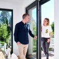 Komfort w dwóch odsłonach – drzwi podnoszono-przesuwne LivIngSlide